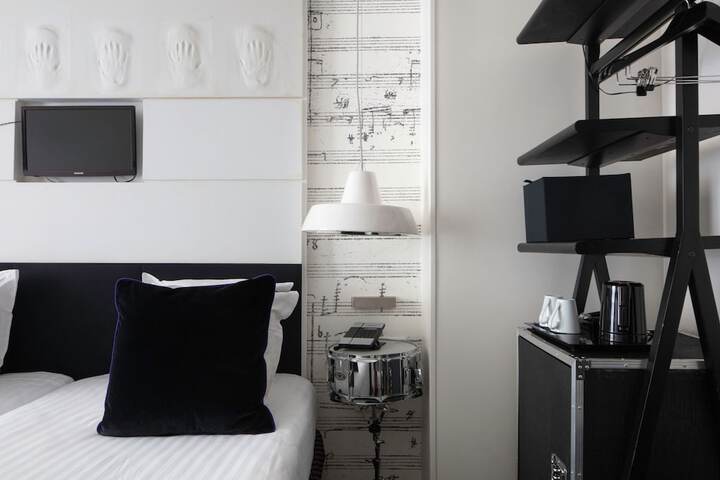 Room 12 of 71