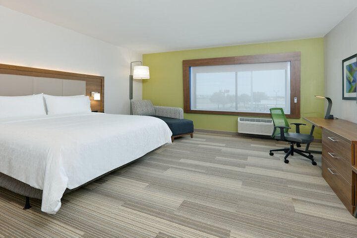 Room 4 of 27