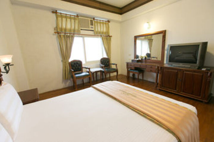 Room 17 of 26