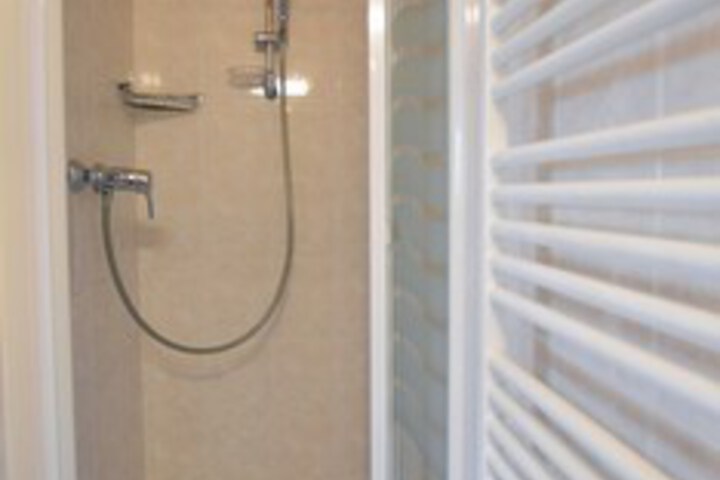 Room 2 of 17