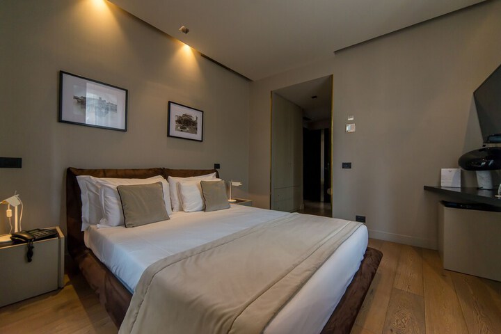 Room 7 of 26