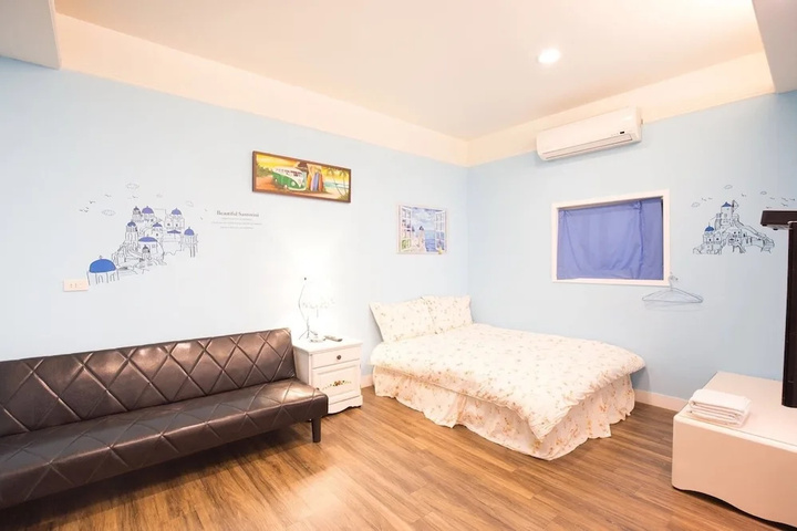 Room 4 of 15