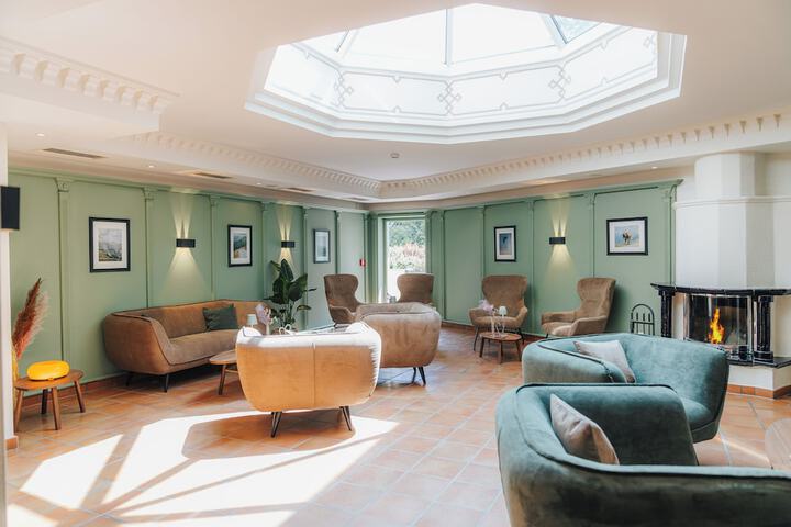 Lobby Entry