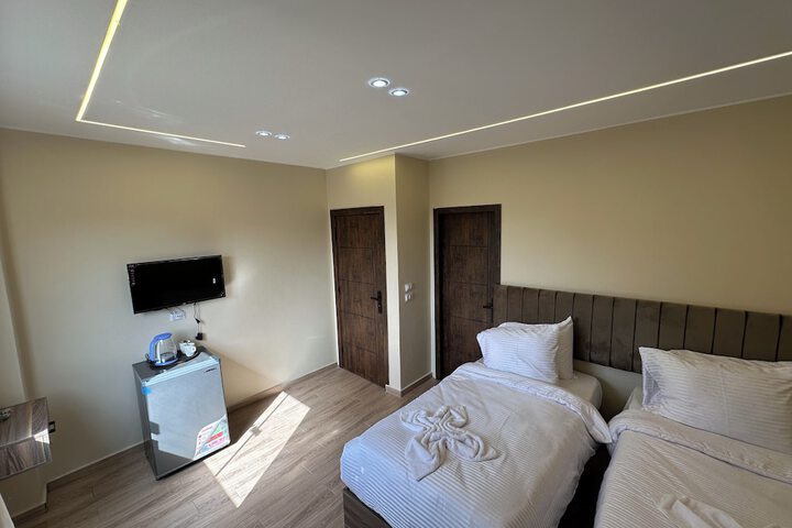 Room 6 of 109
