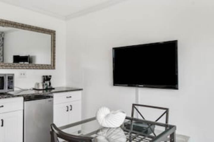Room 313 of 549