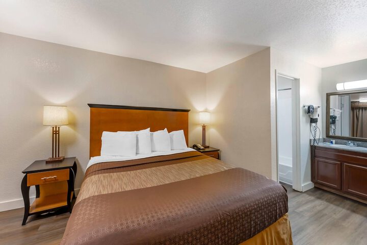 Room 14 of 26