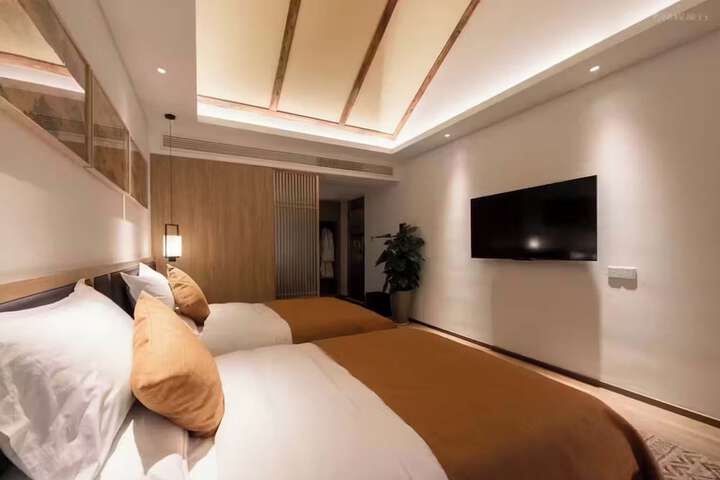 Room 9 of 101