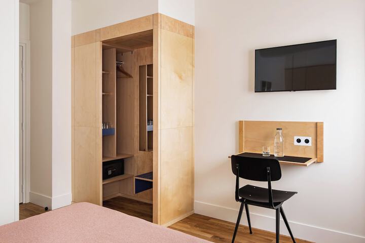 Room 10 of 64