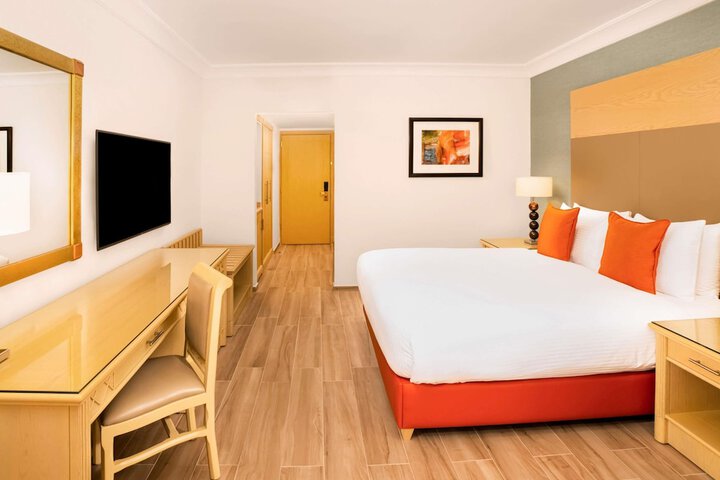 Room 57 of 195