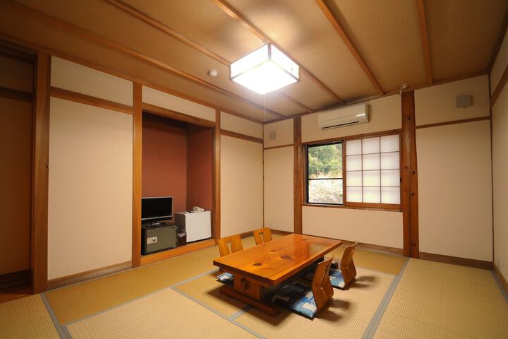 Room 13 of 69