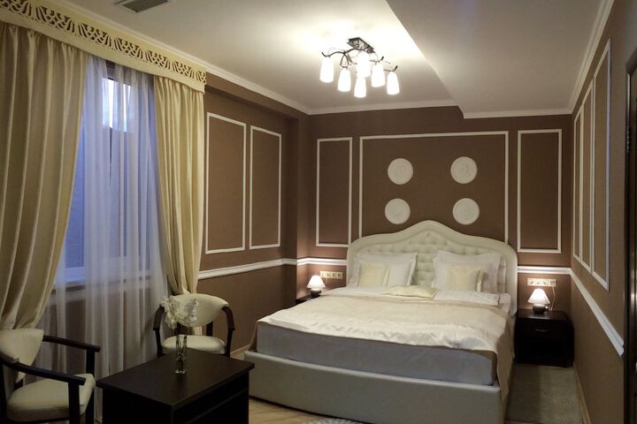 Room 8 of 71