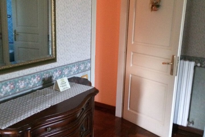 Room 18 of 29
