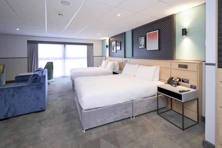 Room 70 of 124
