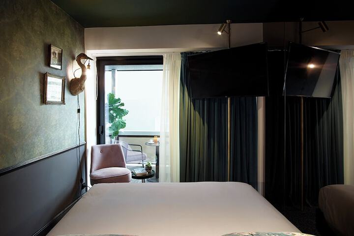 Room 18 of 46
