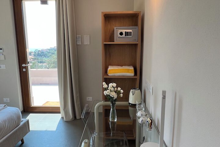 Room 43 of 120