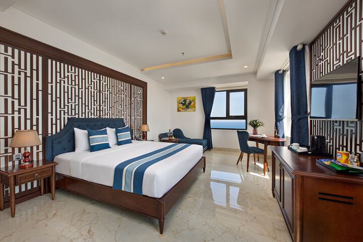 Room 32 of 82