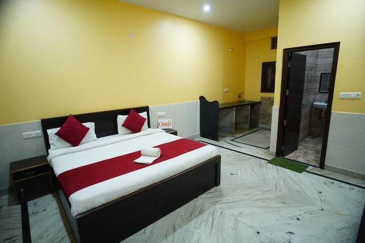 Room 9 of 17