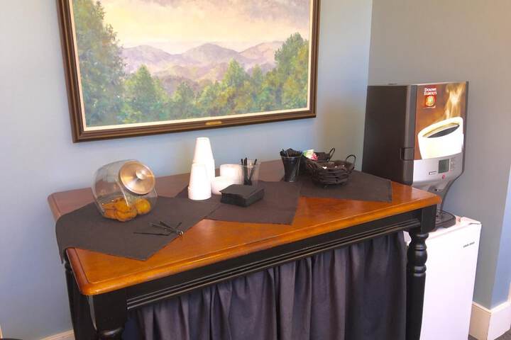 Breakfast/Coffee Service 34 of 52