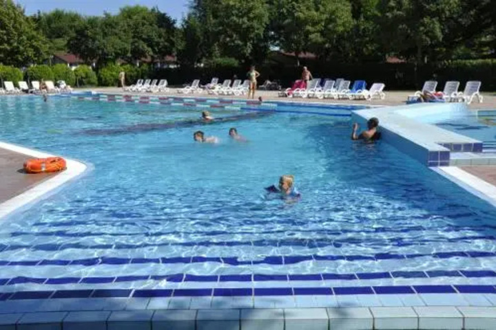 Pool 12 of 27