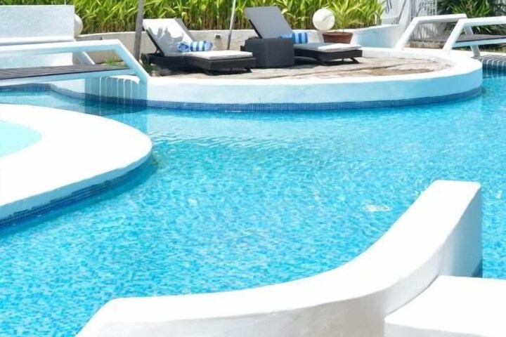 Pool 21 of 77