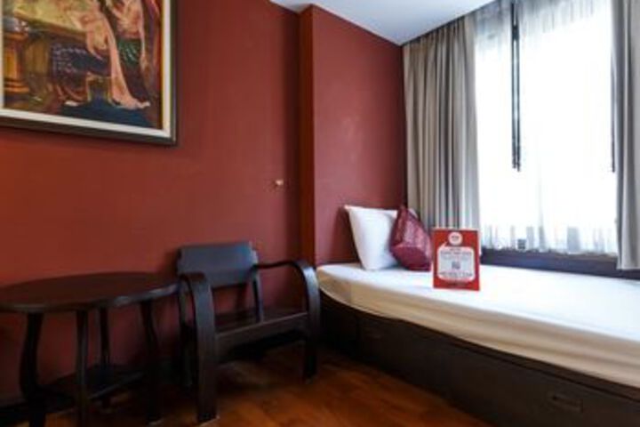 Room 10 of 29
