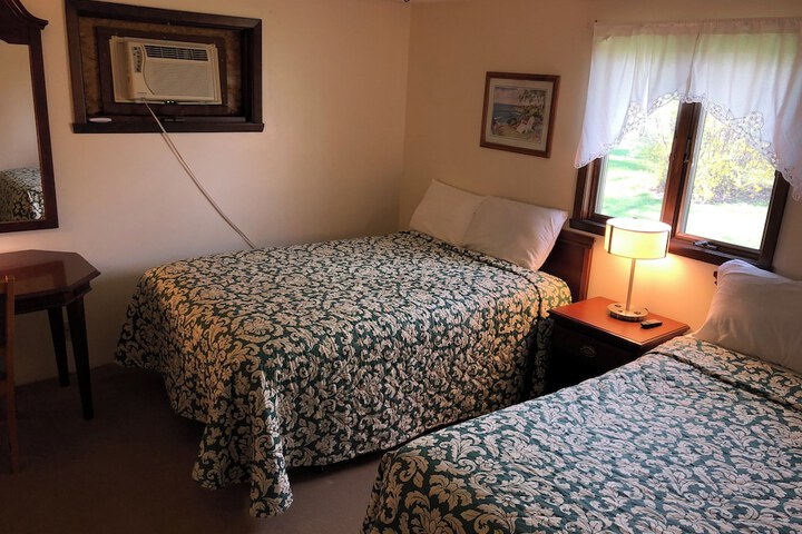 Room 40 of 104