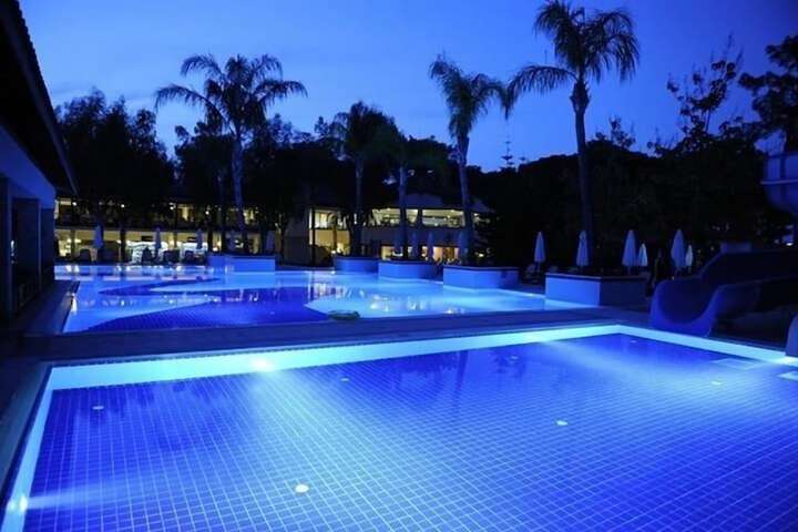 Hotel Pool