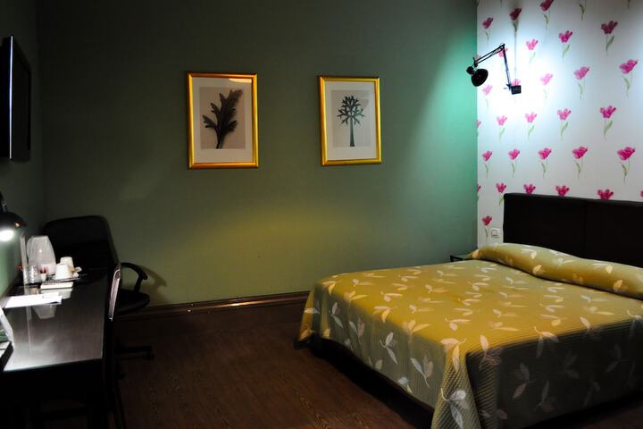 Room 10 of 62
