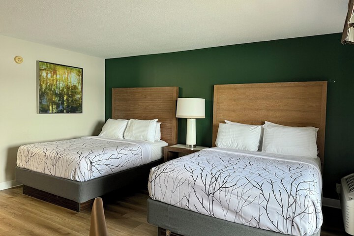 Room 21 of 35