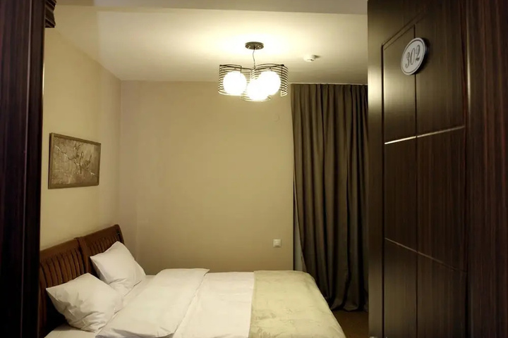 Room 3 of 21