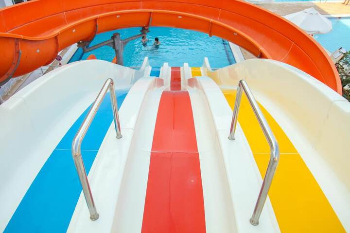 Pools & Facilities