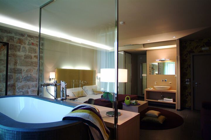 Room 26 of 54