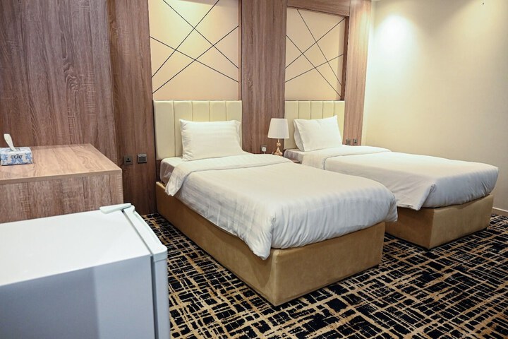 Room 10 of 37