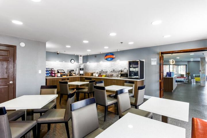 Breakfast area