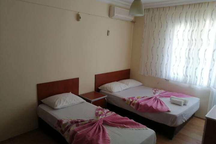 Room 2 of 7
