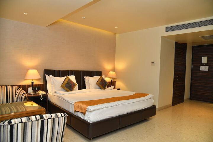 Room 4 of 29