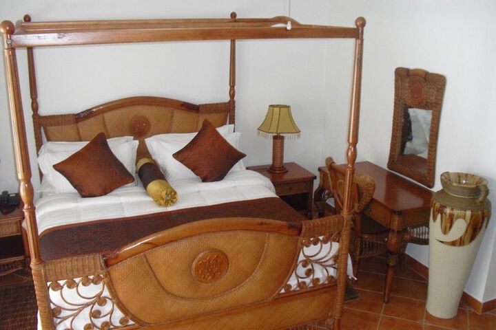 Room 7 of 98
