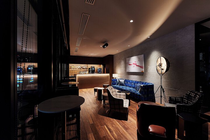 Lounge 68 of 81