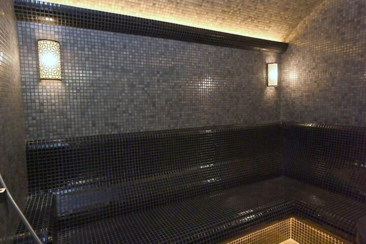 Pool 142 of 209