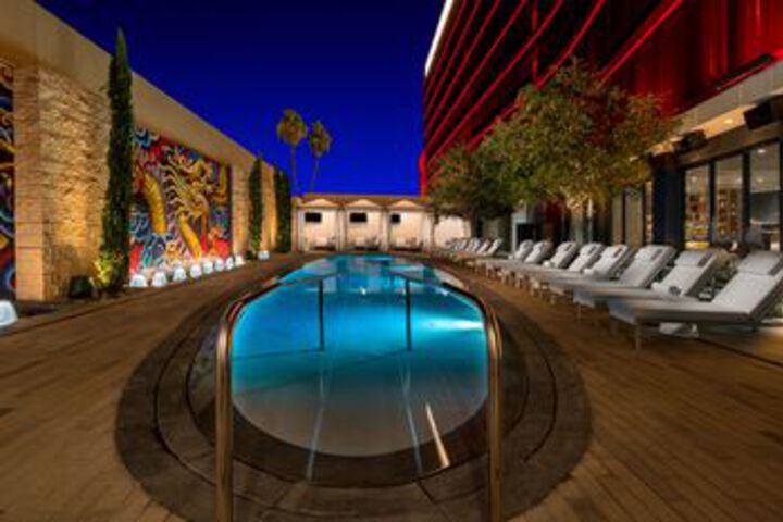 Exterior of Lucky Dragon Las Vegas