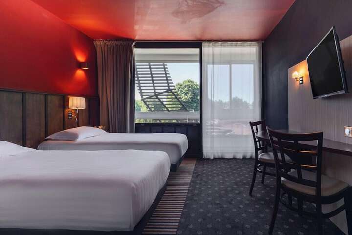 Room 32 of 130