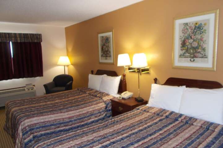 2 Double Beds (5 of 6)