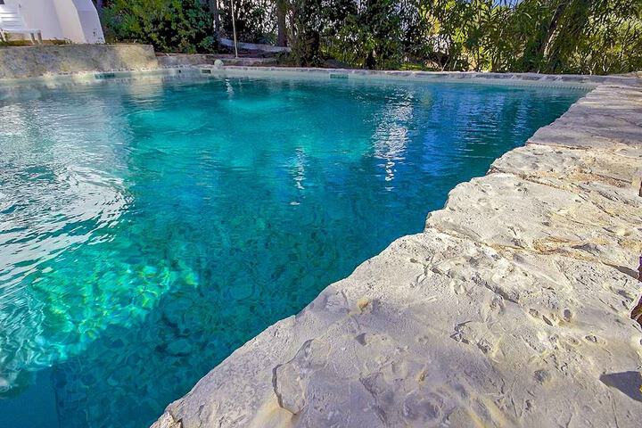 Pool 17 of 21