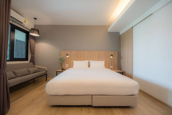 Room 34 of 157