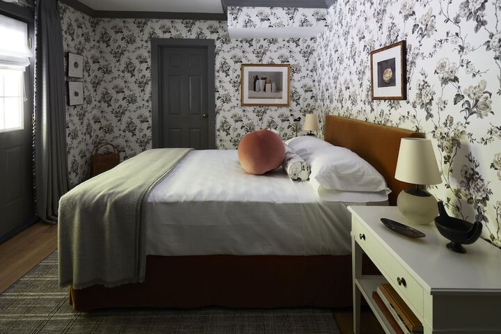 Room 27 of 72