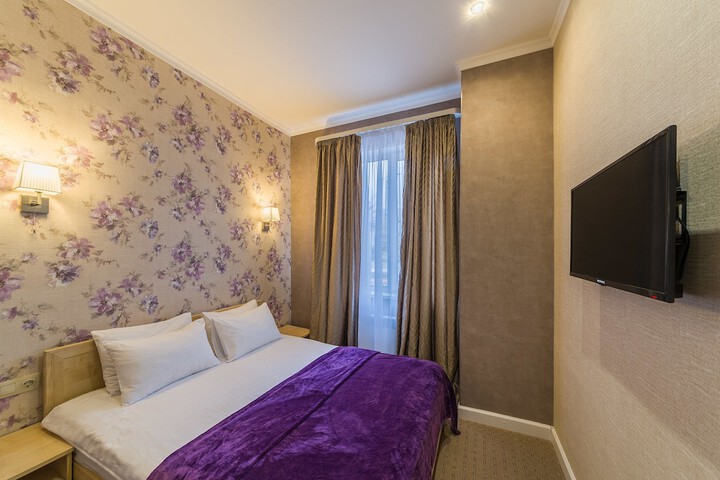 Room 27 of 89