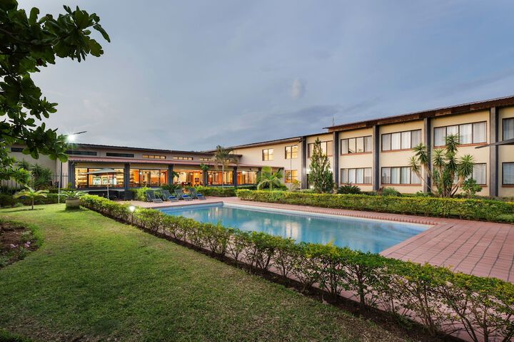 Hotel with Pool