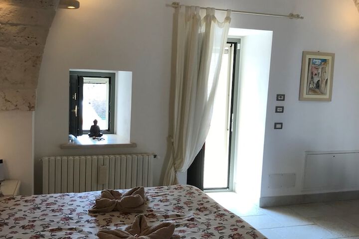 Room 6 of 52