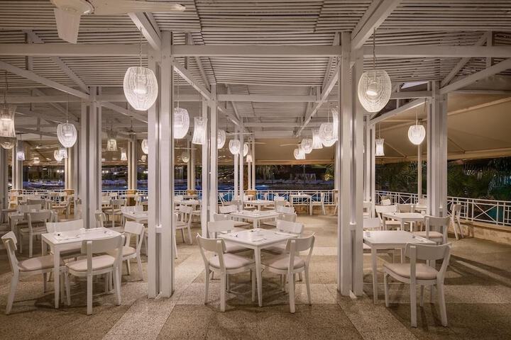 Dining 139 of 156