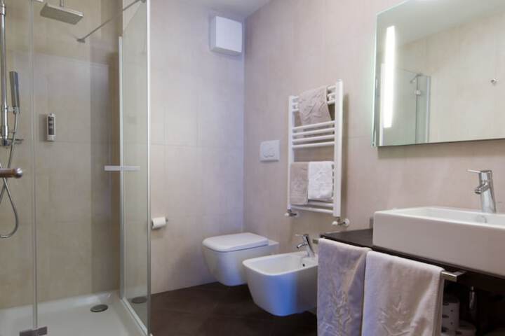 Room 42 of 75